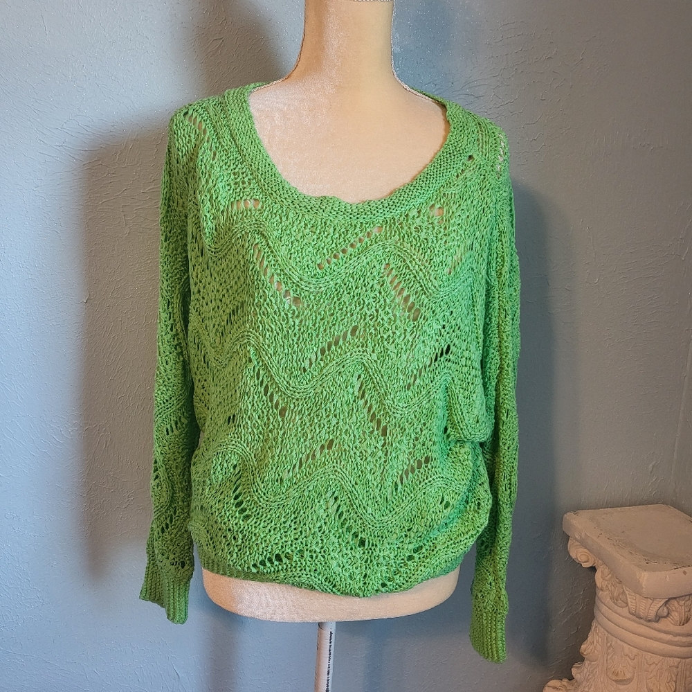 Lilly Pulitzer dolmen sleeves open knit top B51